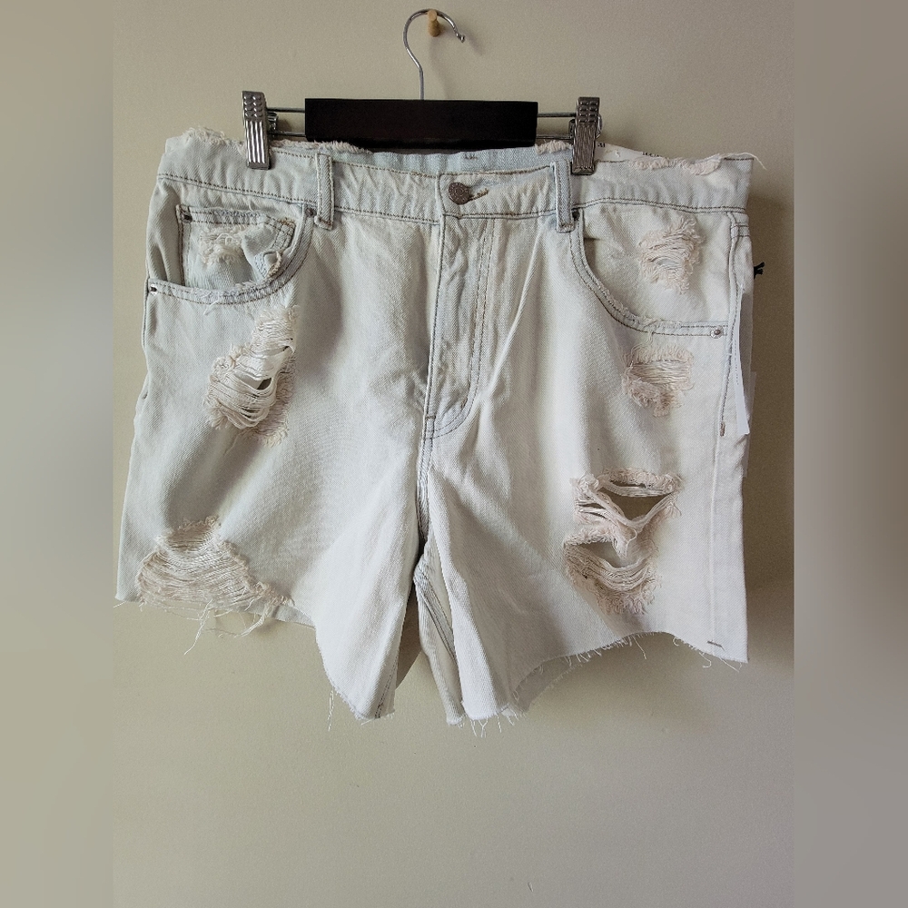 BDG Urban Outfitters Dropped Waist Destroy Short